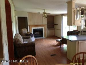 724 Bay Harbor Dr, Hampstead, NC 28443 photo 8