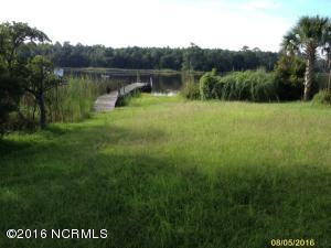 724 Bay Harbor Dr, Hampstead, NC 28443 photo 3