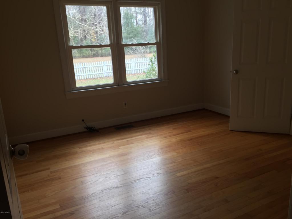 215 N Sunset St, Atkinson, NC 28421 photo 8