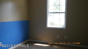407 E Volant St, Hubert, NC 28539 photo 9