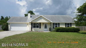 407 E Volant St, Hubert, NC 28539 photo 1