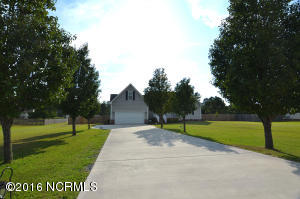 315 Oakmont Dr, Hampstead, NC 28443 photo 4