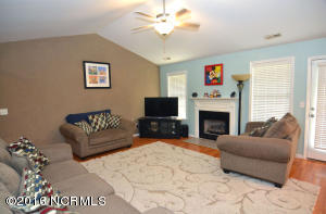 315 Oakmont Dr, Hampstead, NC 28443 photo 5