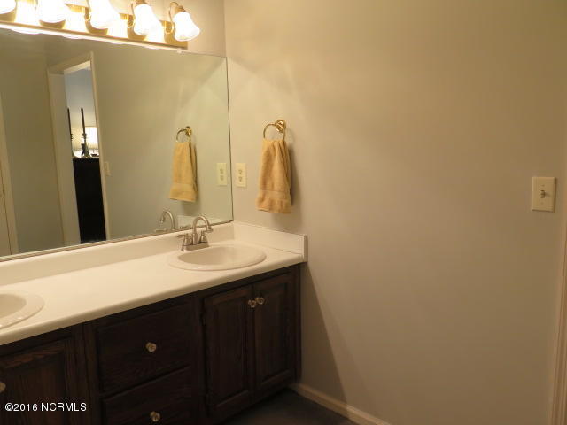 203 E Arrowhead Dr, Clinton, NC 28328 photo 20