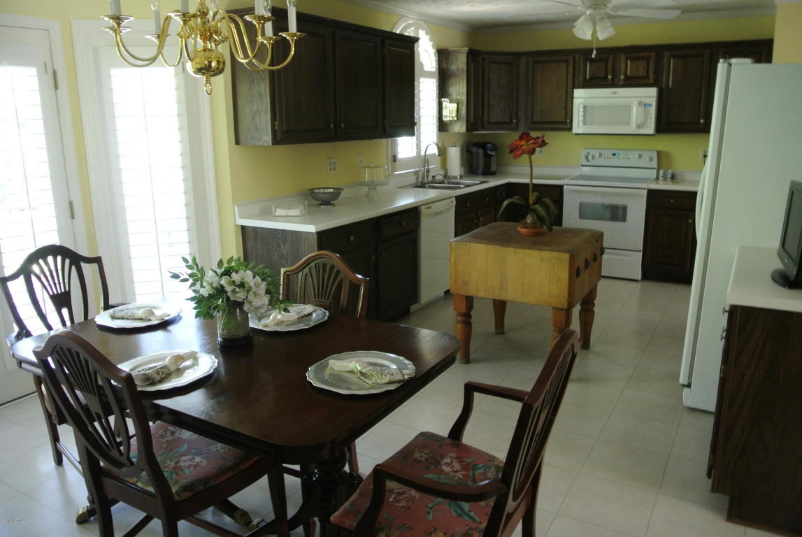 203 E Arrowhead Dr, Clinton, NC 28328 photo 16