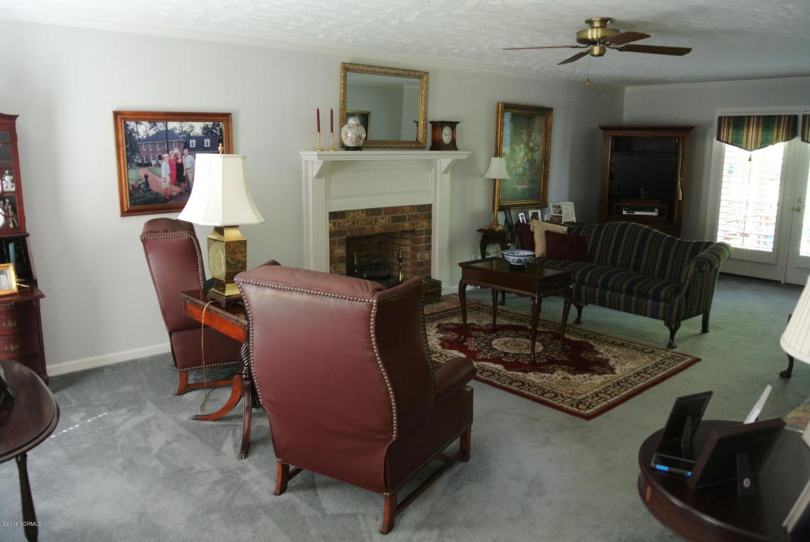 203 E Arrowhead Dr, Clinton, NC 28328 photo 12
