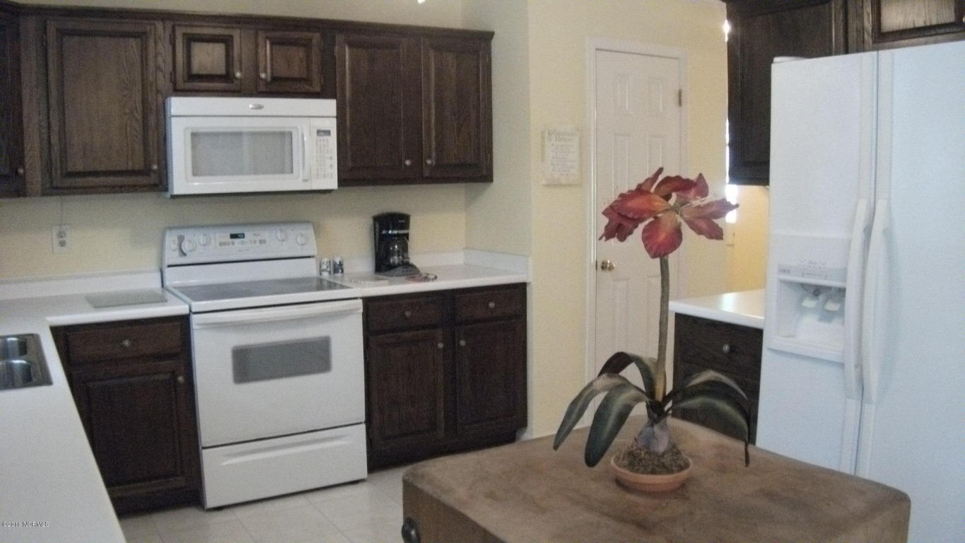 203 E Arrowhead Dr, Clinton, NC 28328 photo 17