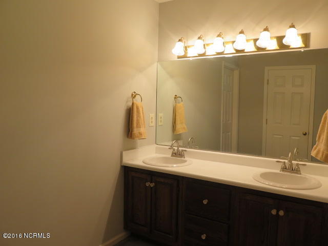 203 E Arrowhead Dr, Clinton, NC 28328 photo 21