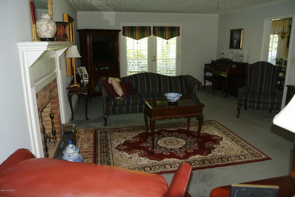 203 E Arrowhead Dr, Clinton, NC 28328 photo 13