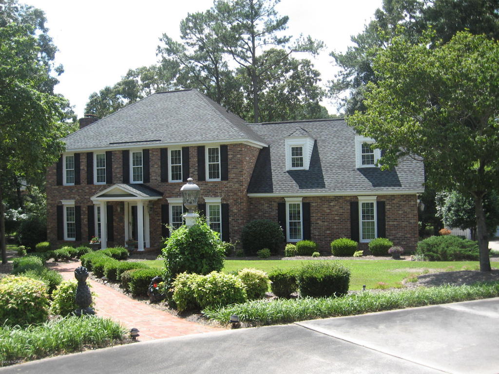 203 E Arrowhead Dr, Clinton, NC 28328 photo 1