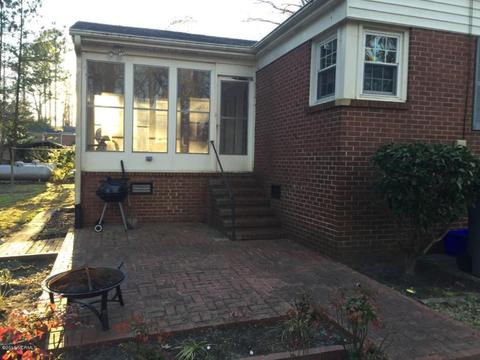 309 E Franklin St, Williamston, NC 27892 photo 2
