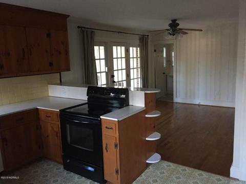 309 E Franklin St, Williamston, NC 27892 photo 9