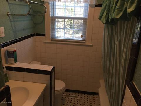 309 E Franklin St, Williamston, NC 27892 photo 6