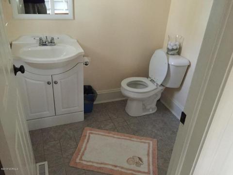 309 E Franklin St, Williamston, NC 27892 photo 5