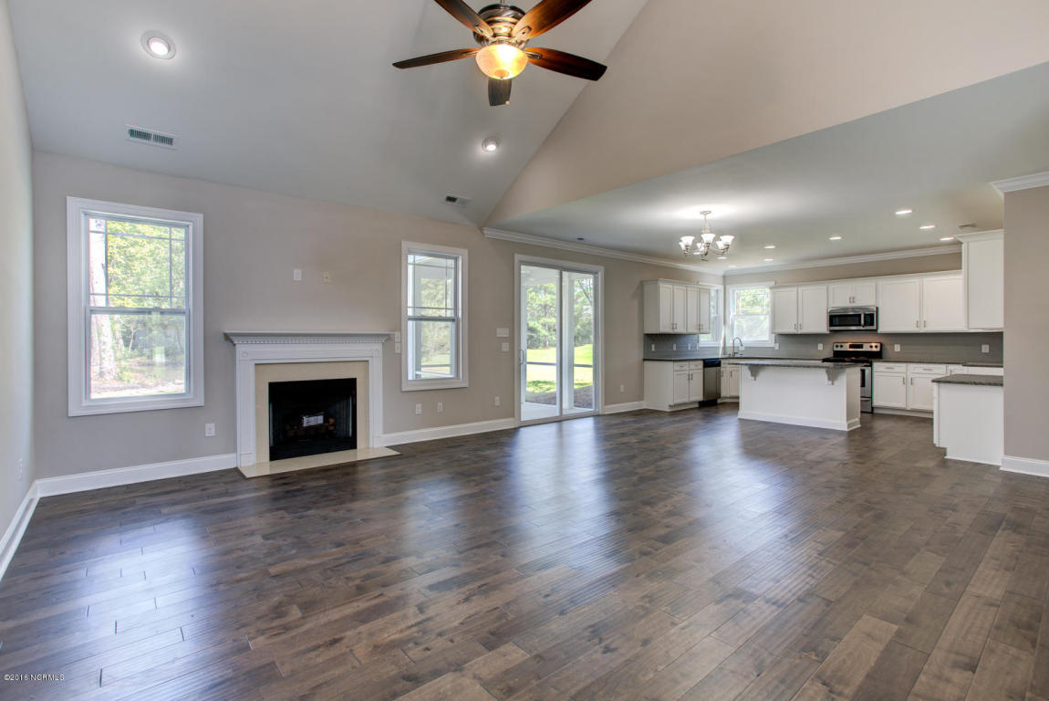 104 Heather Ct, Hampstead, NC 28443 photo 6