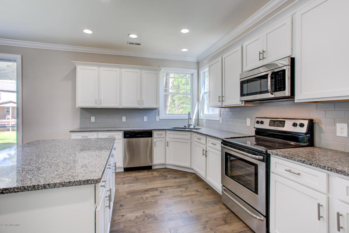 104 Heather Ct, Hampstead, NC 28443 photo 8