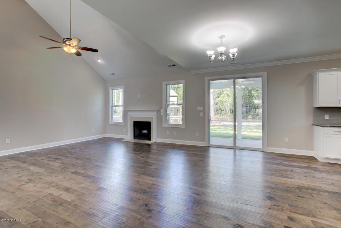 104 Heather Ct, Hampstead, NC 28443 photo 5
