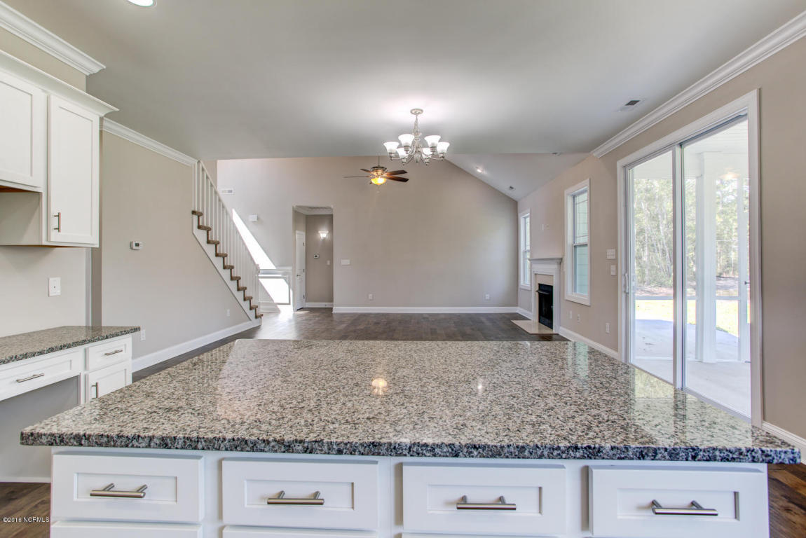 104 Heather Ct, Hampstead, NC 28443 photo 9