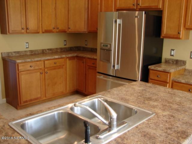 110 Lafitte Dr, Hubert, NC 28539 photo 5