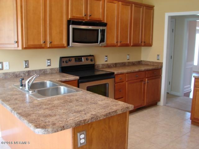 110 Lafitte Dr, Hubert, NC 28539 photo 6