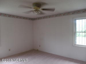 8959 Point Caswell Rd, Atkinson, NC 28421 photo 8