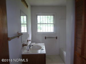 8959 Point Caswell Rd, Atkinson, NC 28421 photo 12