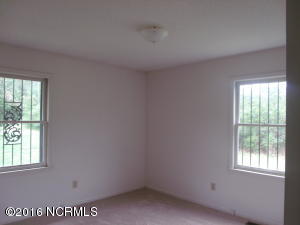 8959 Point Caswell Rd, Atkinson, NC 28421 photo 9
