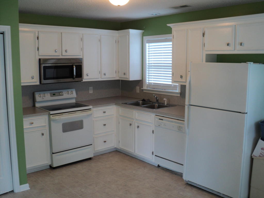 3789 Dover Dr, Ayden, NC 28513 photo 5