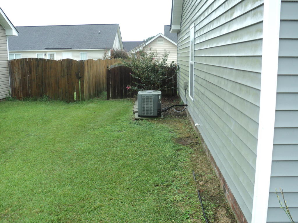 3789 Dover Dr, Ayden, NC 28513 photo 4