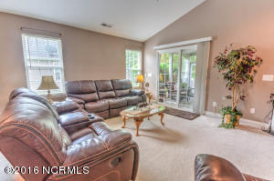 123 Red Bird Ln, Hampstead, NC 28443 photo 4