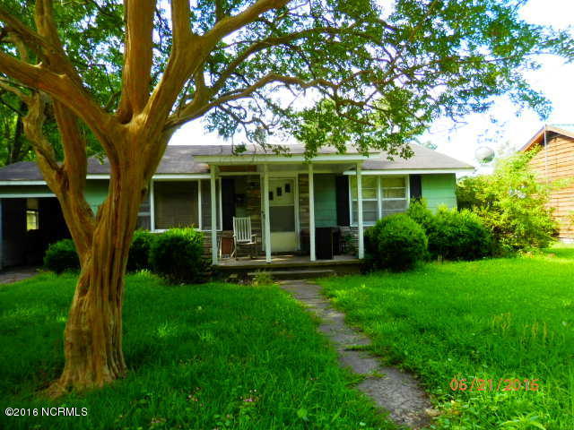 205 W 3rd Ave, Chadbourn, NC 28431 photo 2