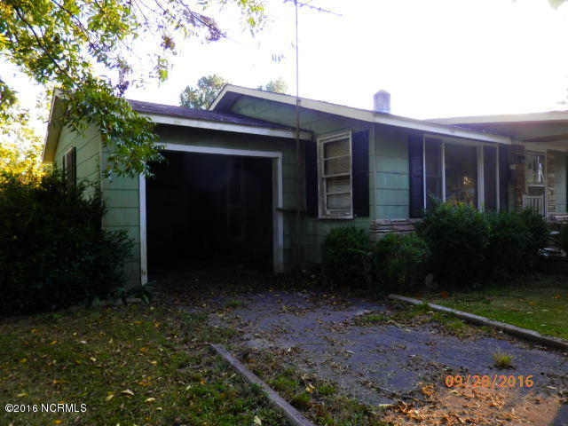 205 W 3rd Ave, Chadbourn, NC 28431 photo 4