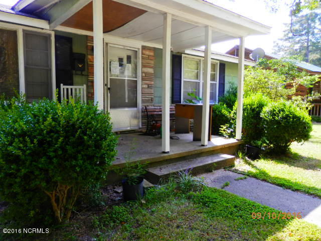 205 W 3rd Ave, Chadbourn, NC 28431 photo 3