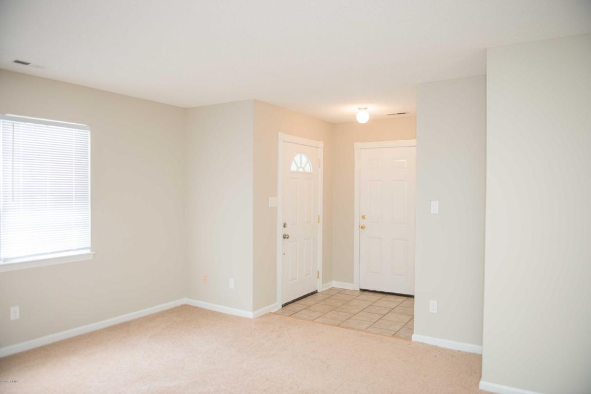 3025 E Windgate Ct, Jacksonville, NC 28546 photo 4