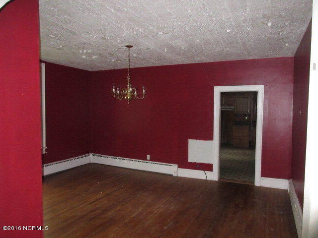 608 Elm St, Weldon, NC 27890 photo 2