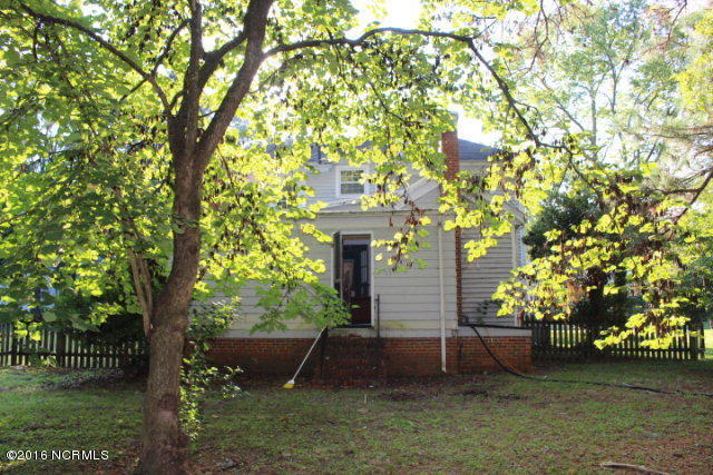 608 Elm St, Weldon, NC 27890 photo 3