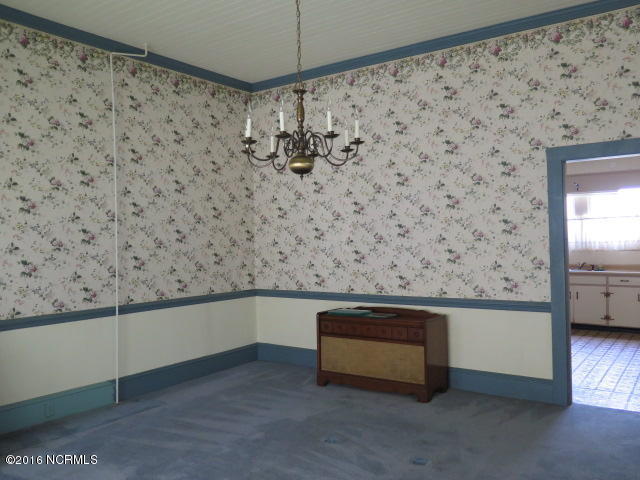 103 E Johnson St, Clinton, NC 28328 photo 12