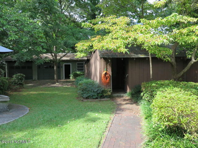 103 E Johnson St, Clinton, NC 28328 photo 9