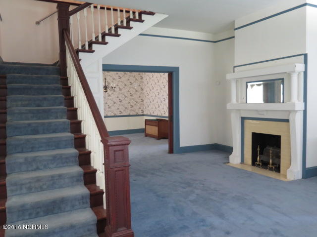103 E Johnson St, Clinton, NC 28328 photo 11