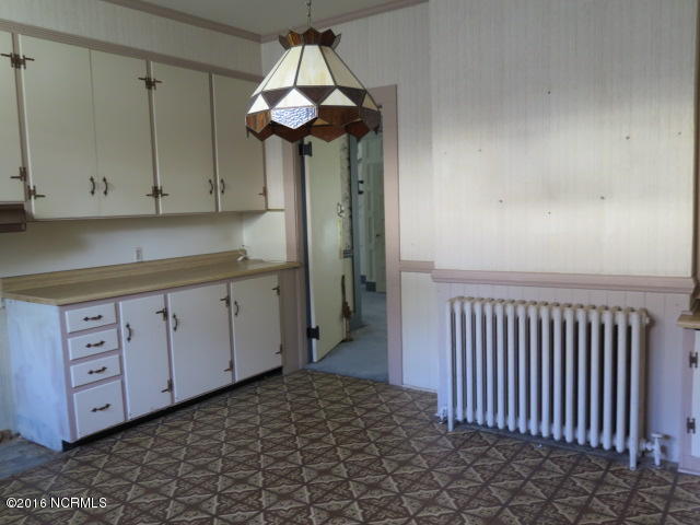 103 E Johnson St, Clinton, NC 28328 photo 16