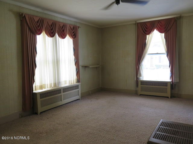 103 E Johnson St, Clinton, NC 28328 photo 14