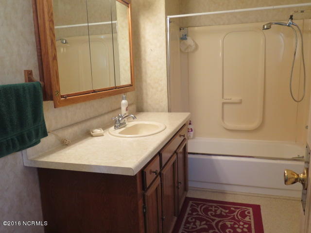 103 E Johnson St, Clinton, NC 28328 photo 17