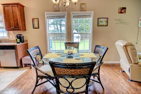 106 Friendly Ln, Hampstead, NC 28443 photo 11