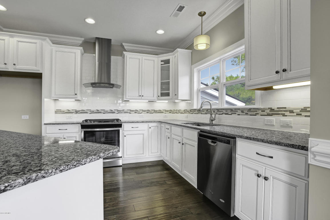 876 Avila Ave, Hampstead, NC 28443 photo 9