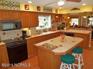 717 Fairway Dr E, Sunset Beach, NC 28468 photo 12