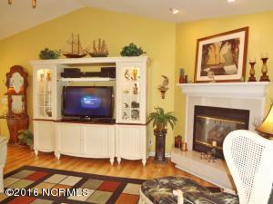 717 Fairway Dr E, Sunset Beach, NC 28468 photo 9
