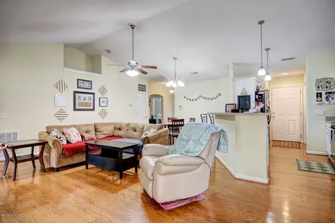 306 Azalea Dr, Hampstead, NC 28443 photo 8