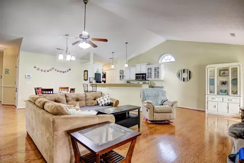 306 Azalea Dr, Hampstead, NC 28443 photo 7