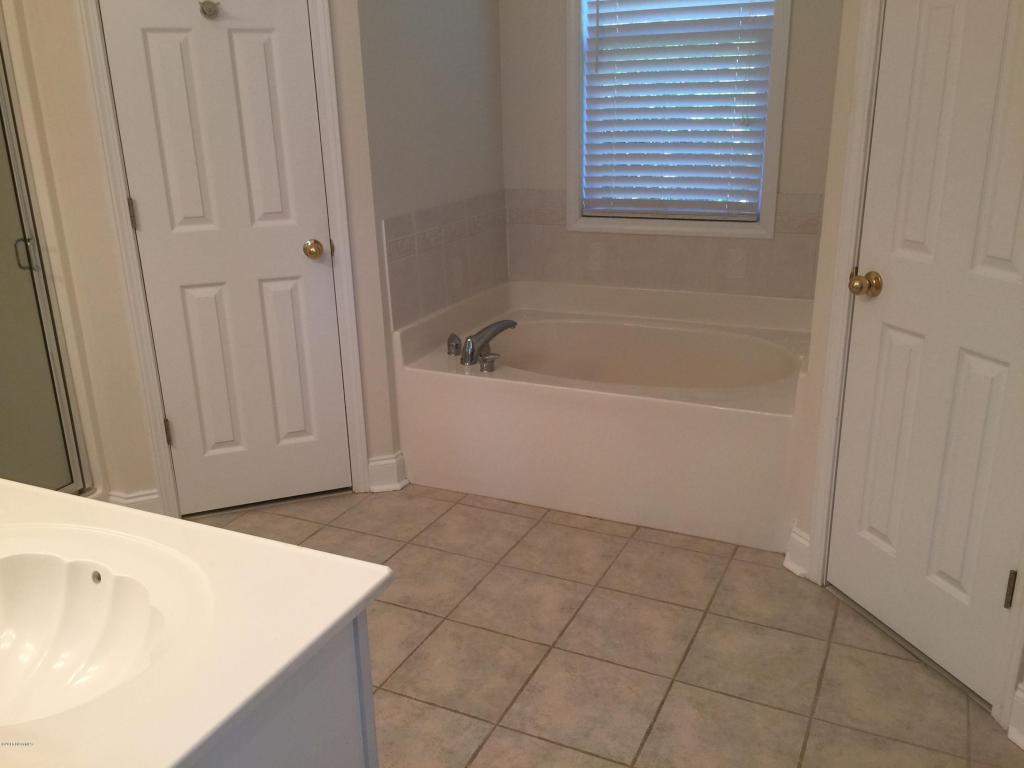 407 Azalea Dr, Hampstead, NC 28443 photo 10
