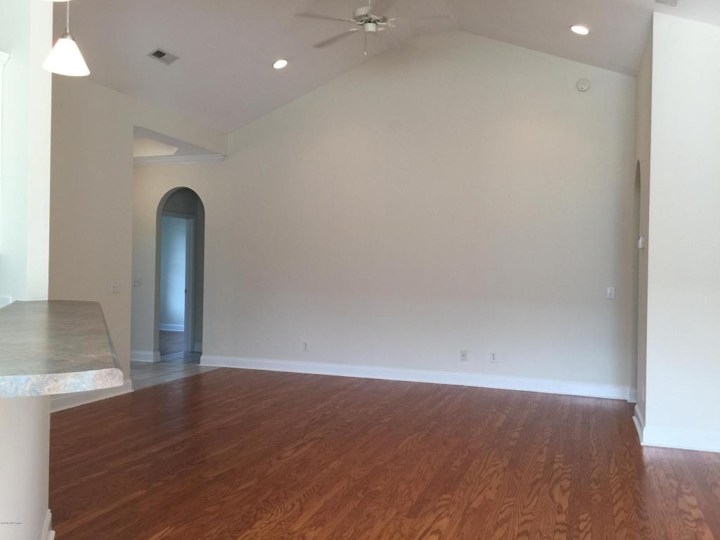 407 Azalea Dr, Hampstead, NC 28443 photo 4